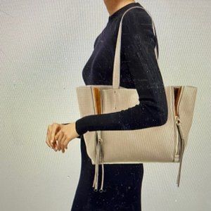 CHLOÉ Medium Leather Milo Tote